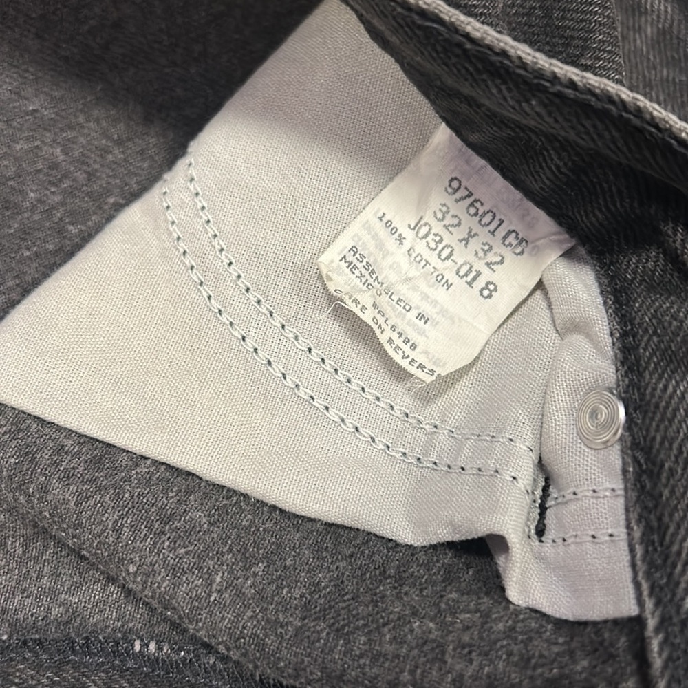 Women’s Wrangler Denim Jeans - Picture 8 of 9